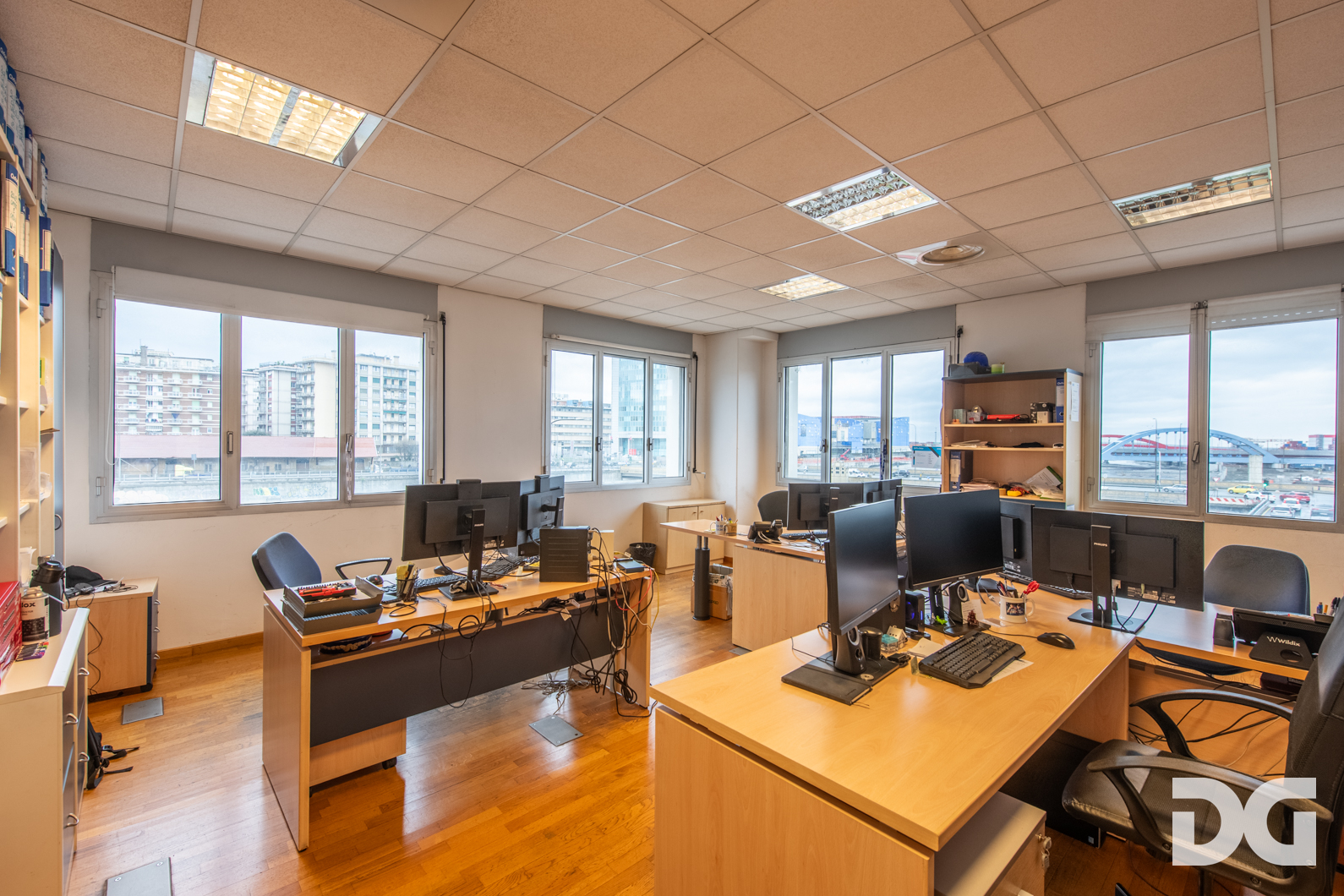 Immobiliare Del Guasta CORNIGLIANO – VIA F.ROLLA UFFICI MQ. 318 CON POSTI AUTO 