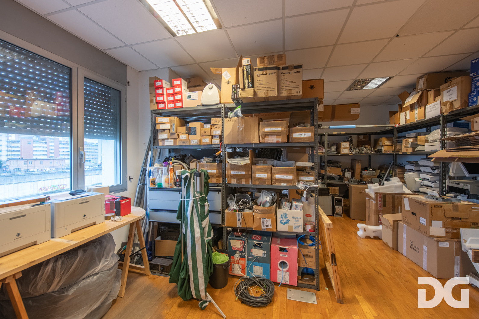 Immobiliare Del Guasta CORNIGLIANO – VIA F.ROLLA UFFICI MQ. 318 CON POSTI AUTO 