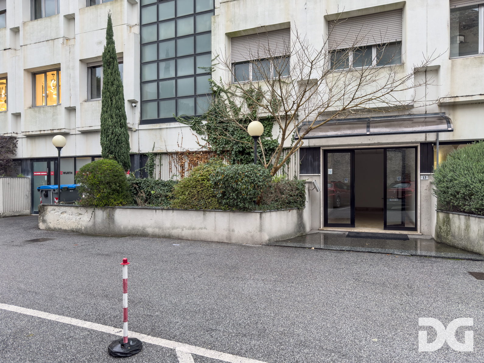 Immobiliare Del Guasta CORNIGLIANO – VIA F.ROLLA UFFICI MQ. 318 CON POSTI AUTO 