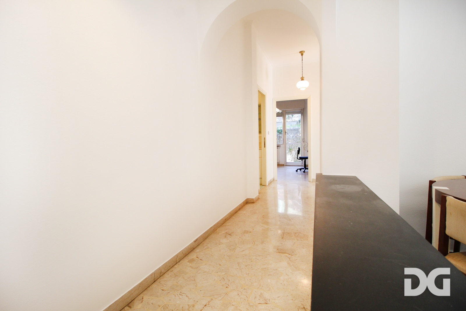 Immobiliare Del Guasta BORGORATTI VIA MINORETTI - MQ. 98 ARREDATI CON TERRAZZO 