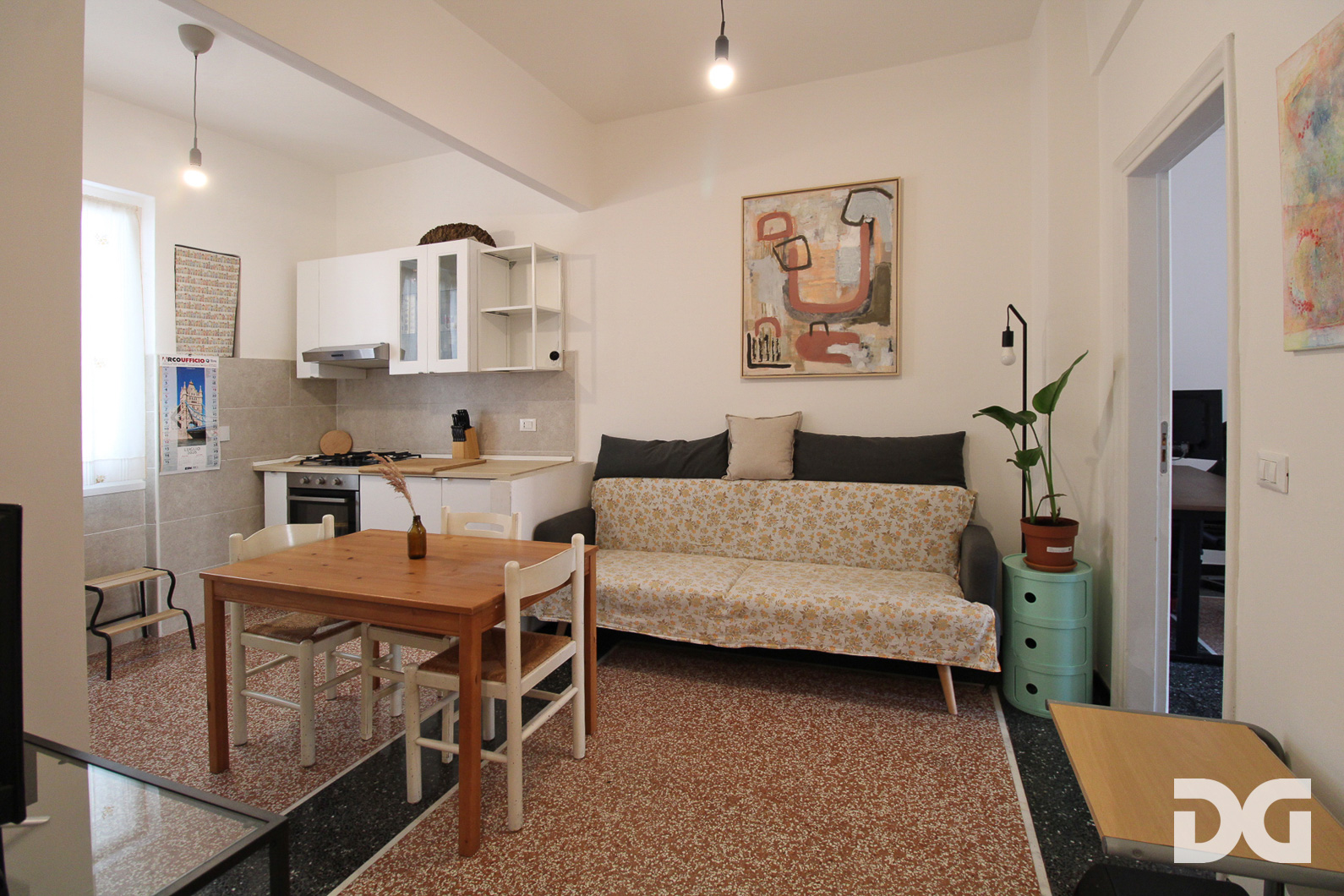 Immobiliare Del Guasta SAN FRUTTUOSO – VIA DONGHI ORDINATI MQ. 58 CON BALCONE 