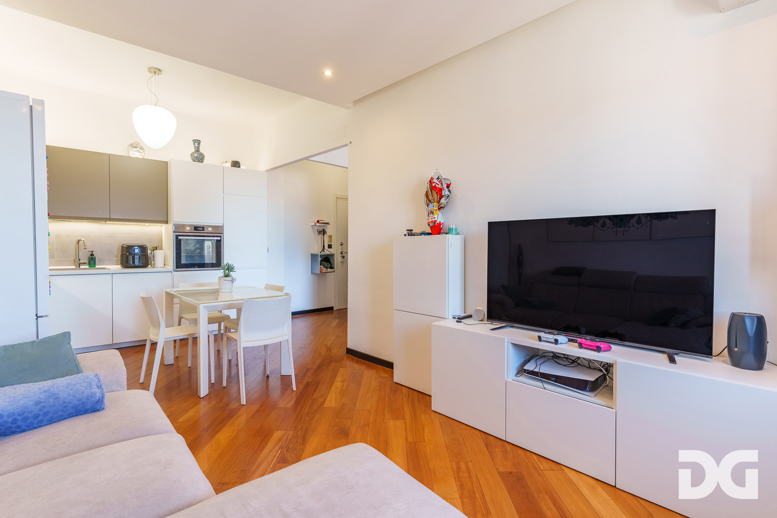 Immobiliare Del Guasta SAN MARTINO – VIA SACCHI PANORAMI MQ. 68 CON POGGIOLATA