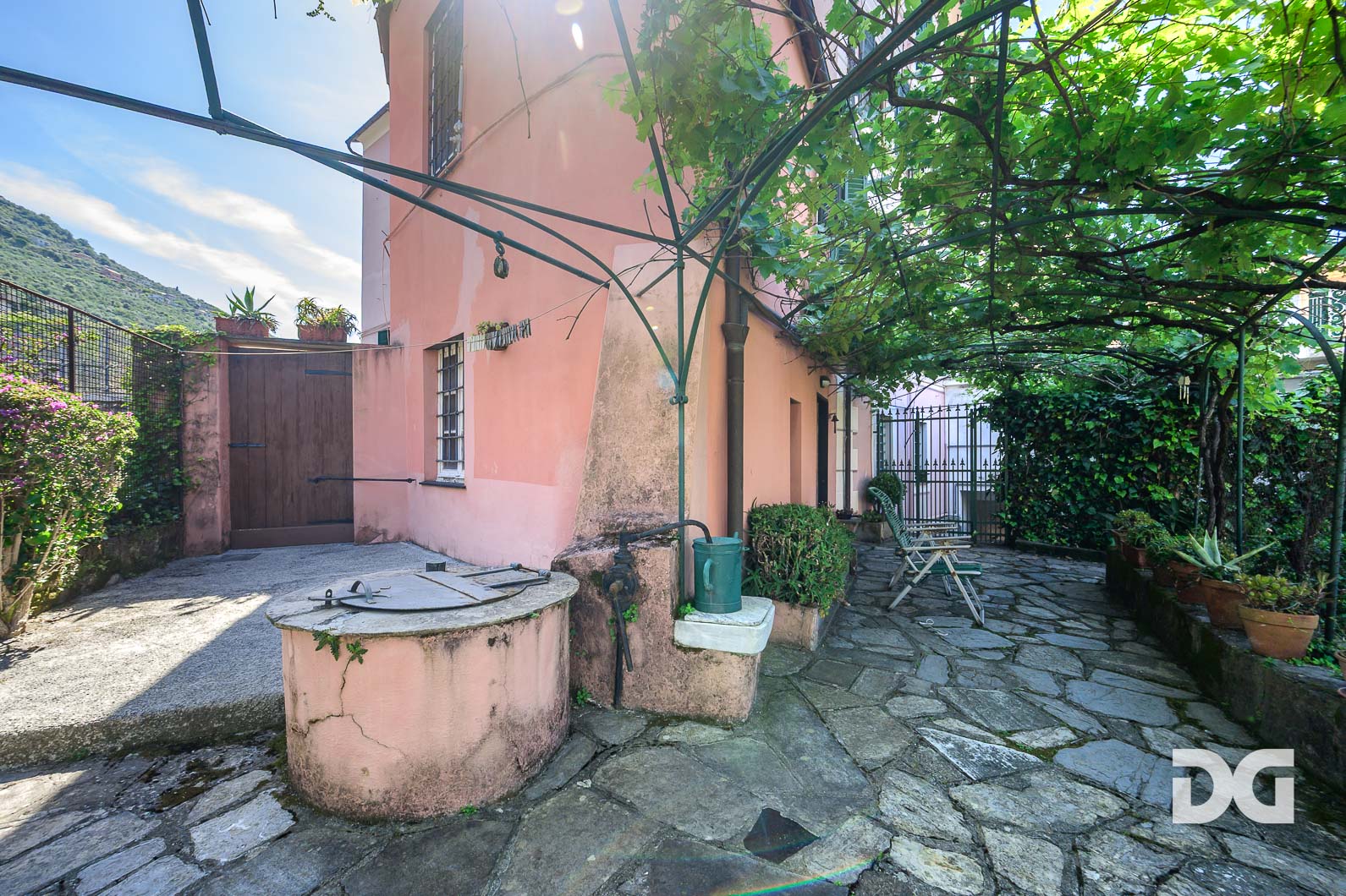 Immobiliare Del Guasta BOGLIASCO CENTRO – VIA MAZZINI MQ. 150 CON AMPIO GIARDINO 