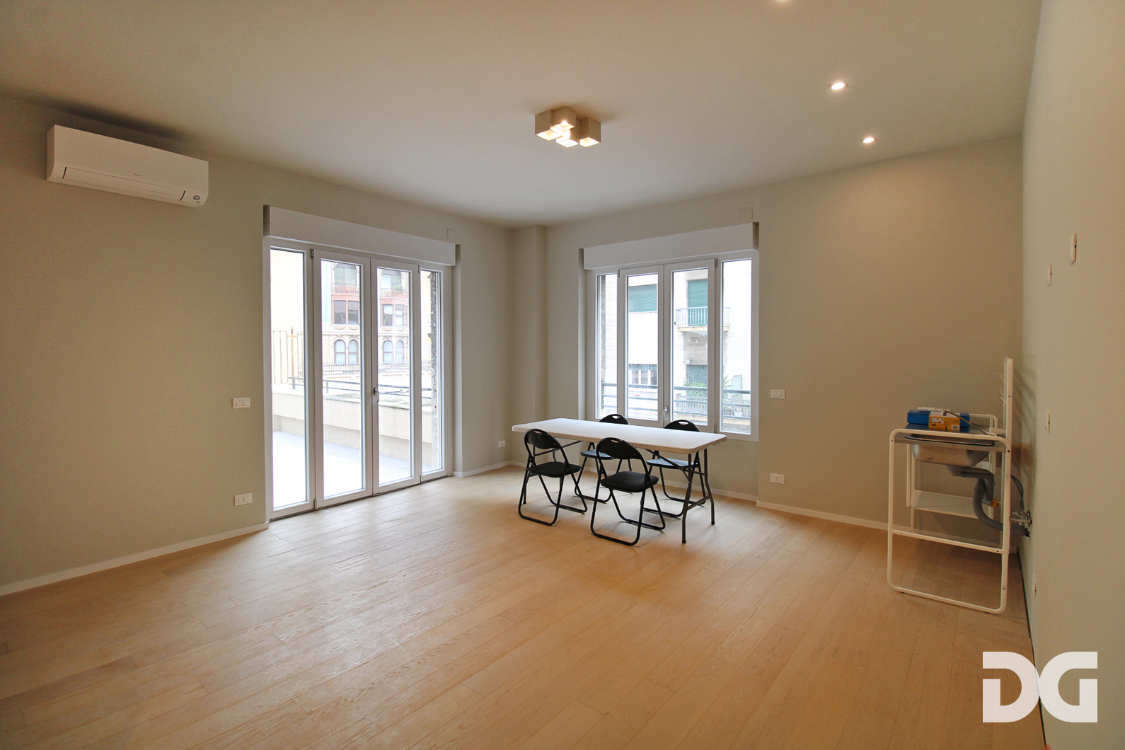 Immobiliare Del Guasta CENTRO – VIA CECCARDI RISTRUTTURATI MQ. 89 CON TERRAZZO AL PIANO 