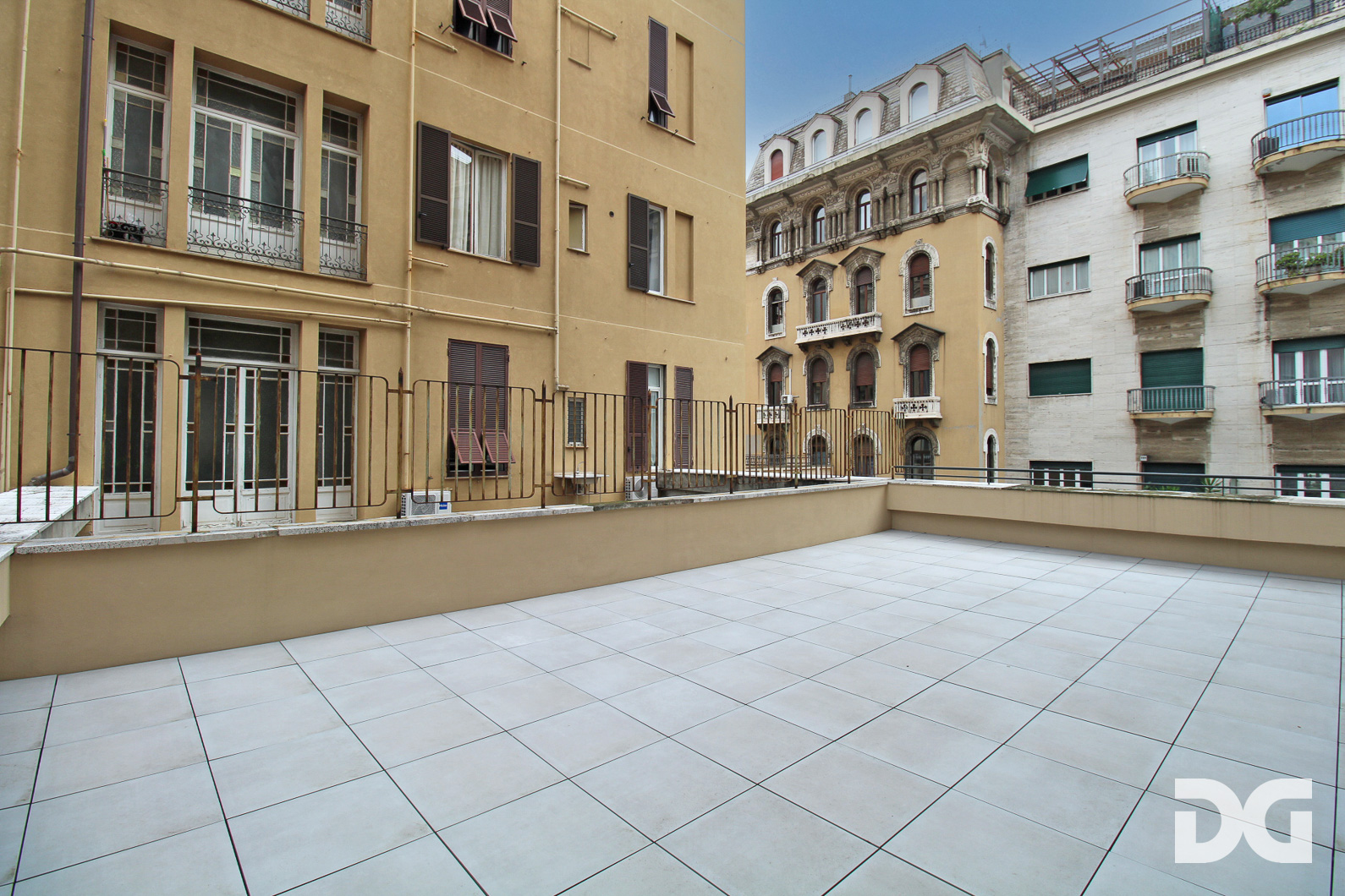 Immobiliare Del Guasta CENTRO – VIA CECCARDI RISTRUTTURATI MQ. 89 CON TERRAZZO AL PIANO 