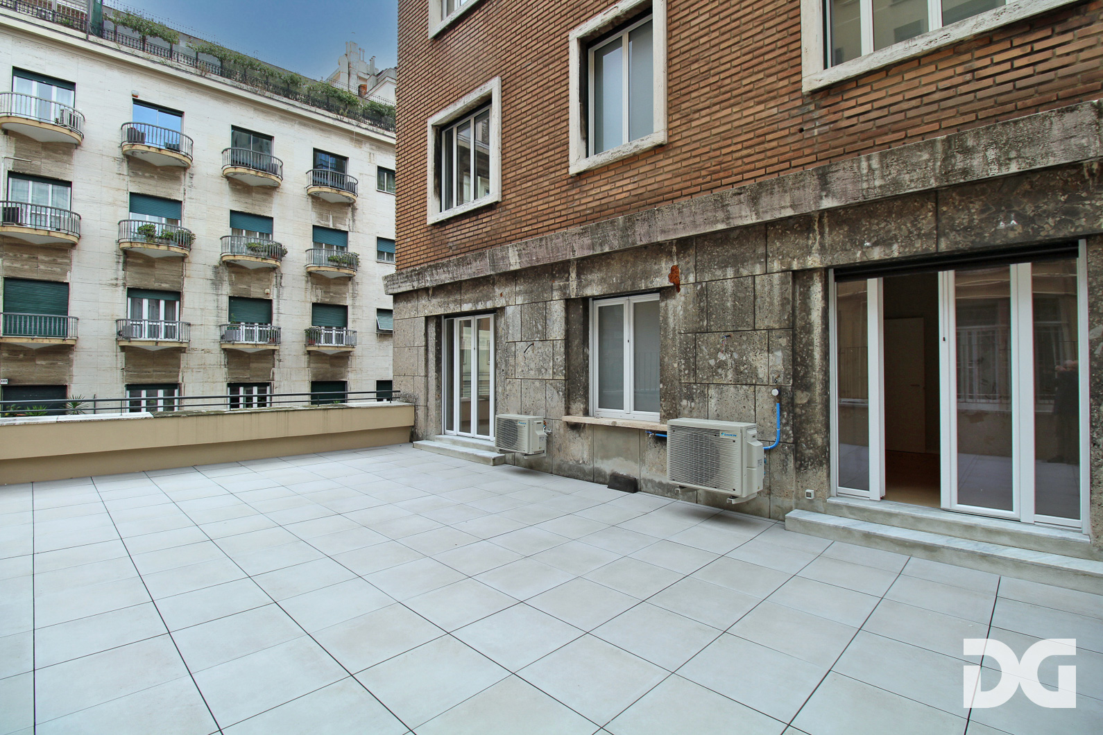 Immobiliare Del Guasta CENTRO – VIA CECCARDI RISTRUTTURATI MQ. 89 CON TERRAZZO AL PIANO 