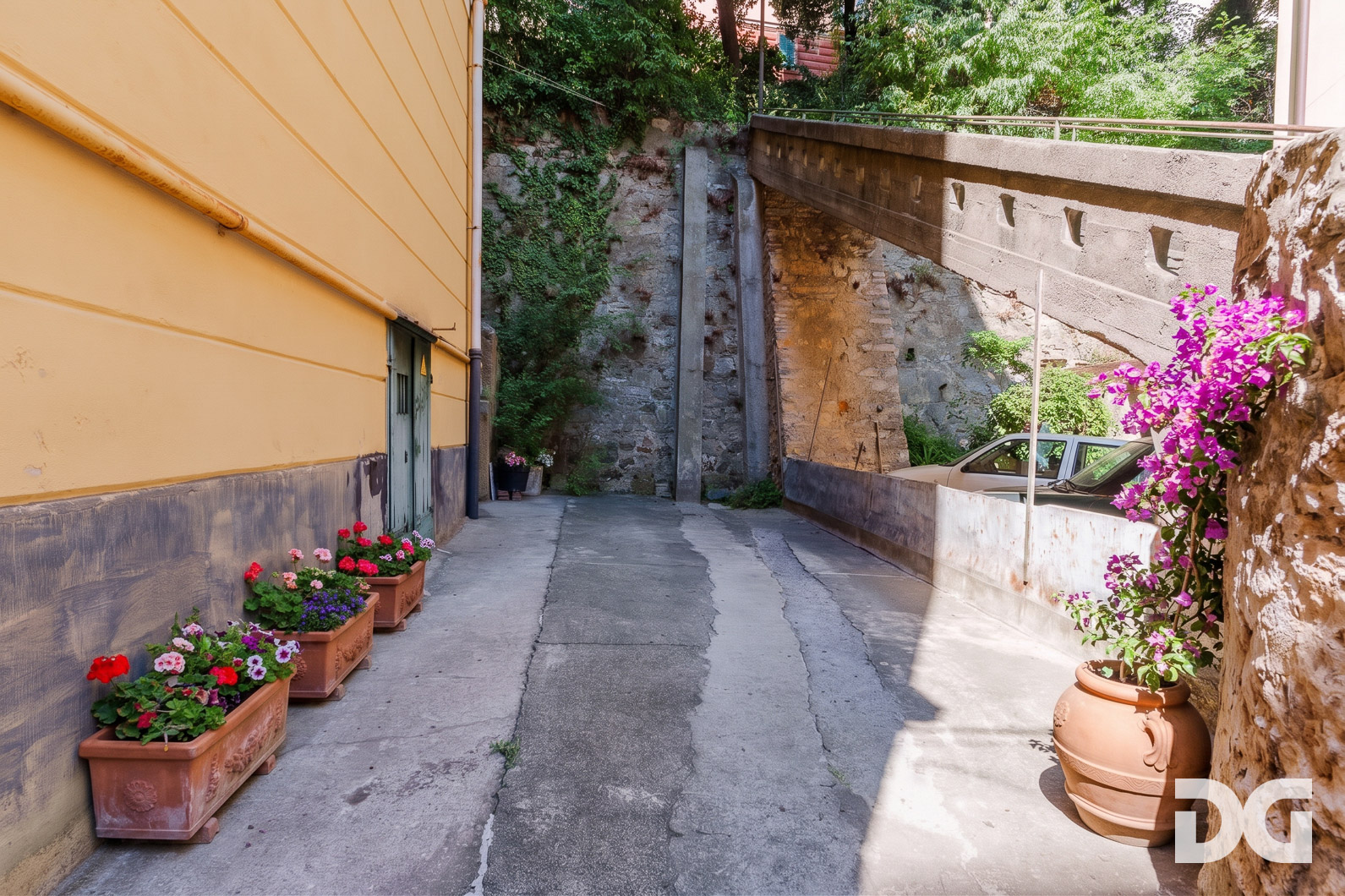 Immobiliare Del Guasta OREGINA – MQ. 77 CON GIARDINO CARRABILE