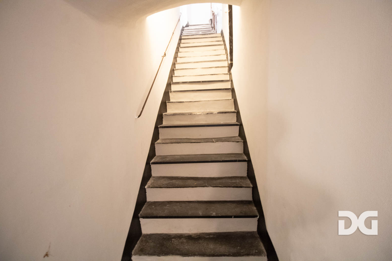 Immobiliare Del Guasta CENTRO STORICO – MADDALENA – ARREDATI MQ. 95 