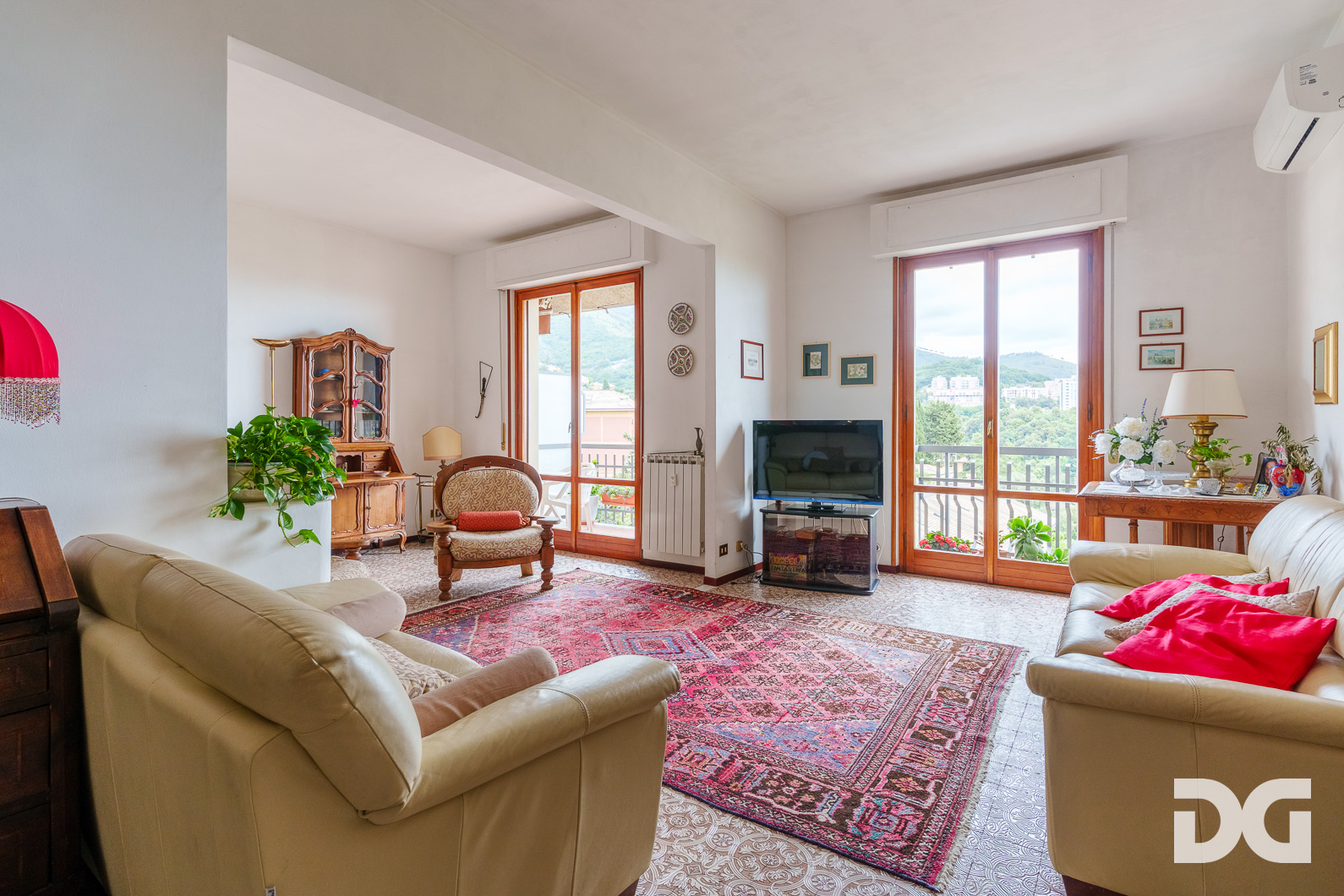 Immobiliare Del Guasta BORGORATTI – VIA MONACO SIMONE PANORAMICISSIMI MQ.145 CON POSTO AUTO 