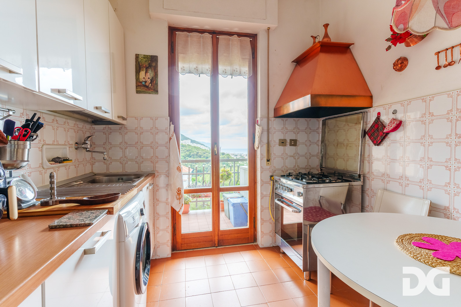 Immobiliare Del Guasta BORGORATTI – VIA MONACO SIMONE PANORAMICISSIMI MQ.145 CON POSTO AUTO 