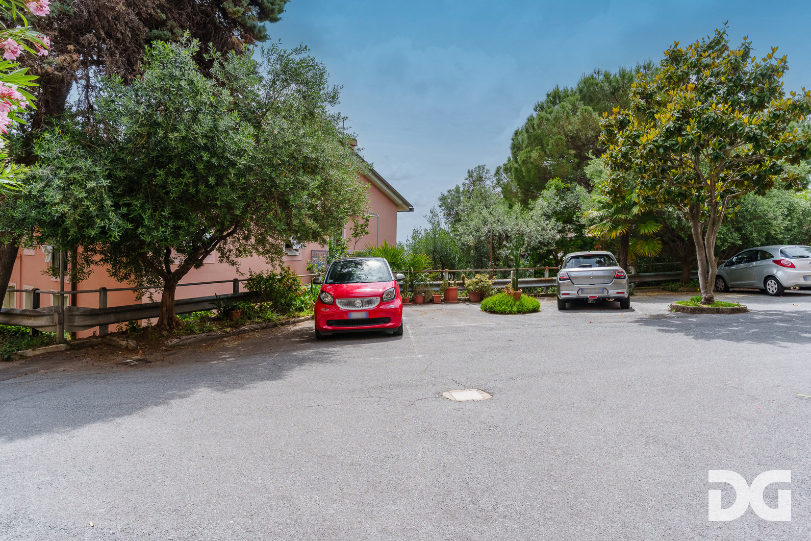 Immobiliare Del Guasta BORGORATTI – VIA MONACO SIMONE PANORAMICISSIMI MQ.145 CON POSTO AUTO 