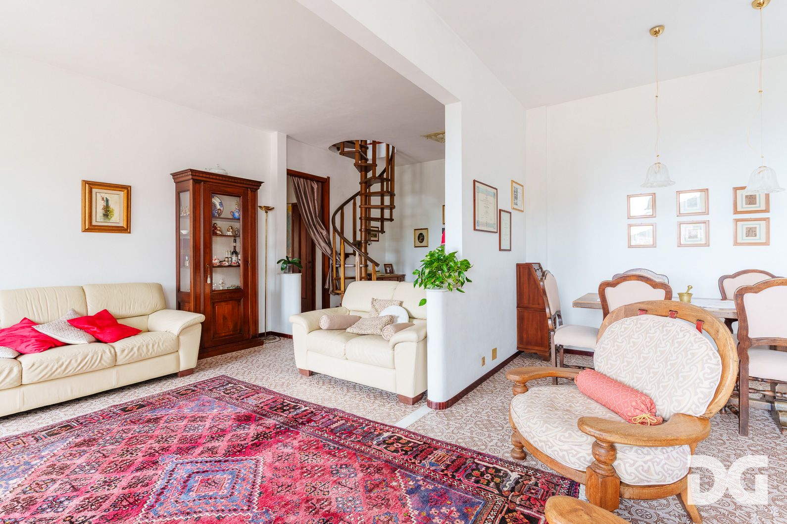 Immobiliare Del Guasta BORGORATTI – VIA MONACO SIMONE PANORAMICISSIMI MQ.145 CON POSTO AUTO 