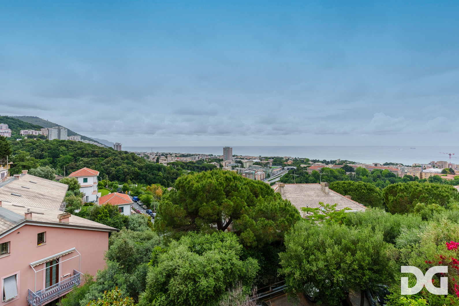 Immobiliare Del Guasta BORGORATTI – VIA MONACO SIMONE PANORAMICISSIMI MQ.145 CON POSTO AUTO 