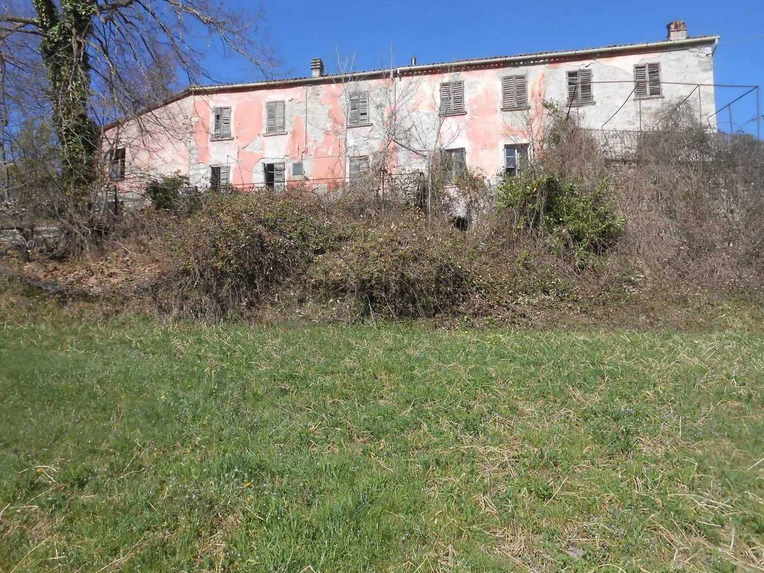 Immobiliare Del Guasta BOBBIO - INTERA PALAZZINA MQ. 700 CON TERRENO 