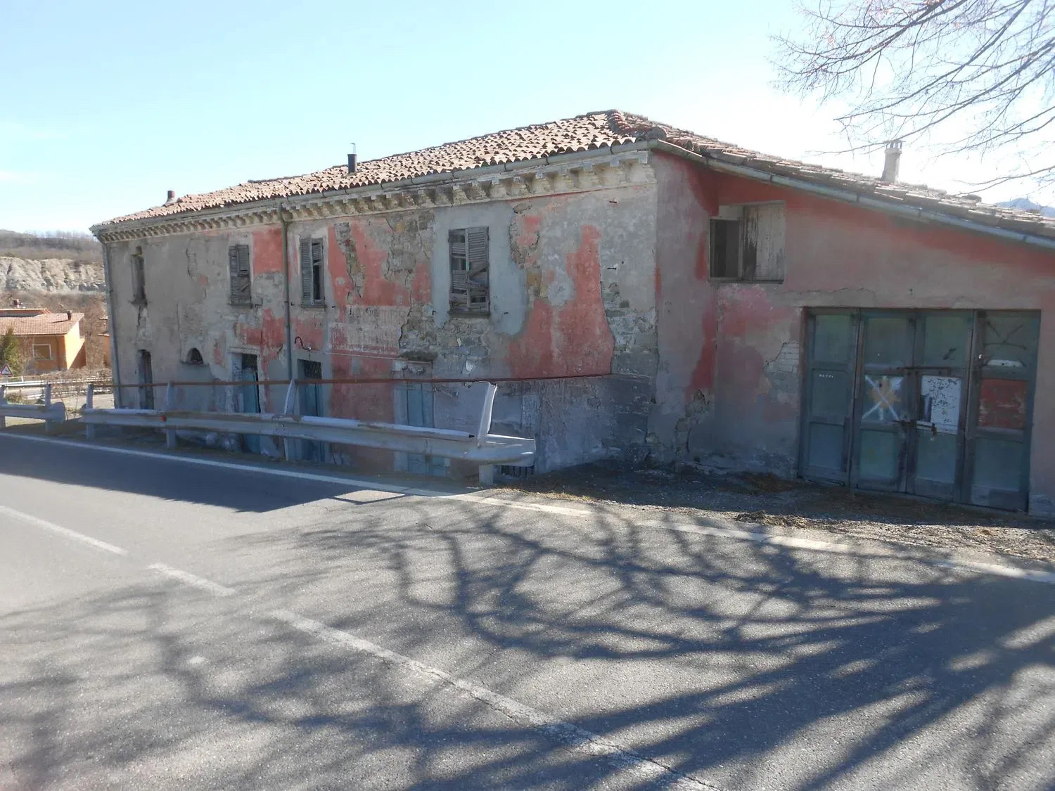 Immobiliare Del Guasta BOBBIO - INTERA PALAZZINA MQ. 700 CON TERRENO 