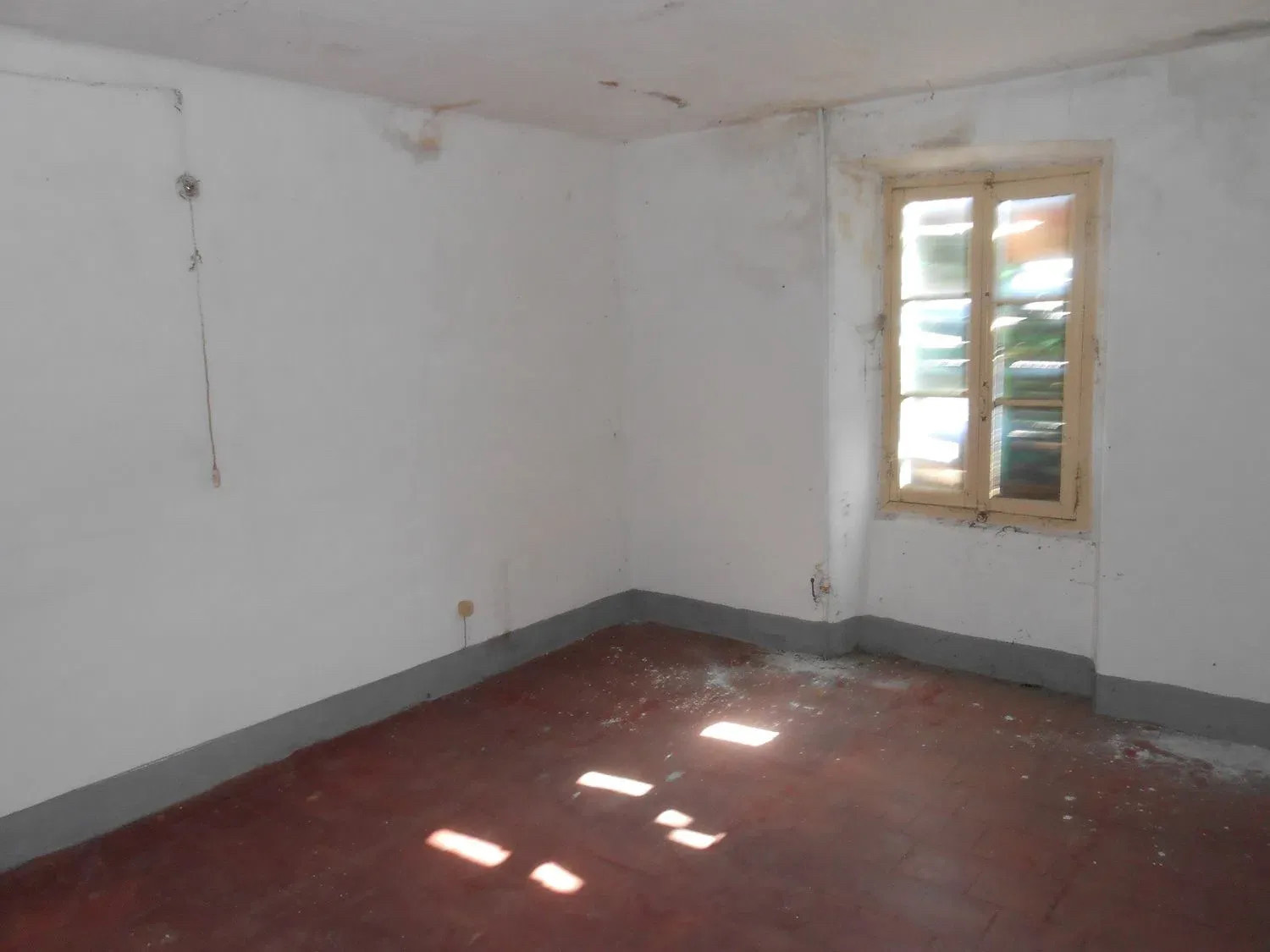 Immobiliare Del Guasta BOBBIO - INTERA PALAZZINA MQ. 700 CON TERRENO 