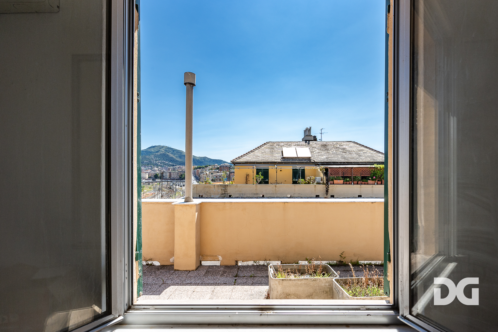 Immobiliare Del Guasta VIA TOMMASO INVREA – ATTICO MQ. 160 CON GRANDE TERRAZZO PANORAMICO 