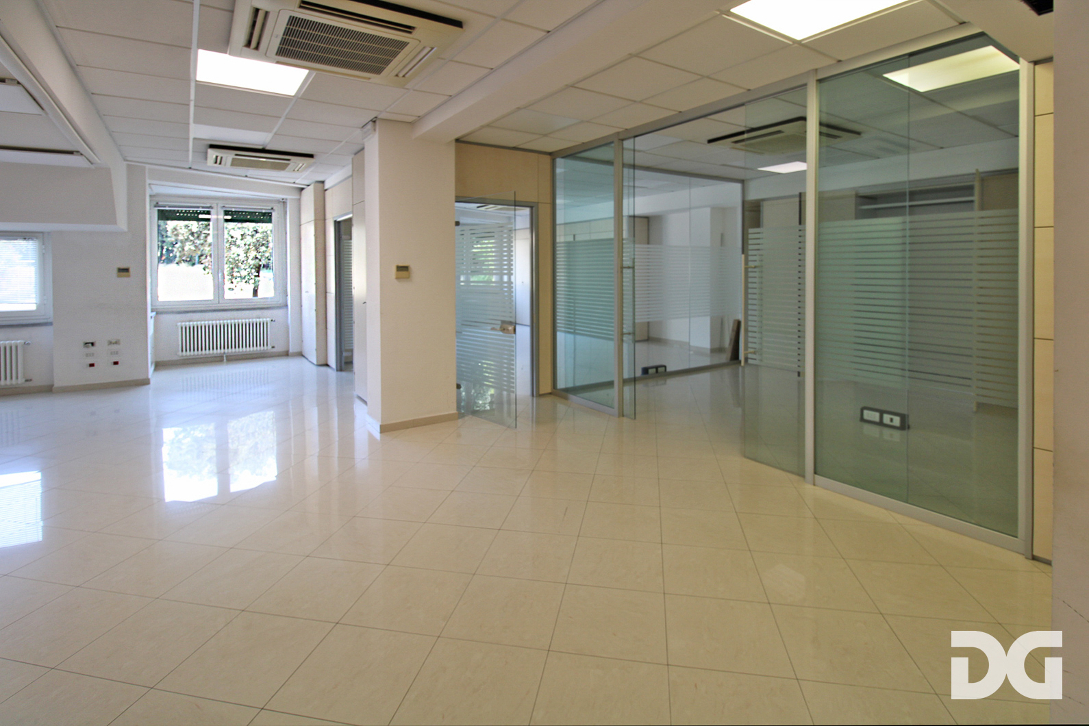 Immobiliare Del Guasta CENTRO – VIA PAMMATONE UFFICIO LUMINOSI MQ.120