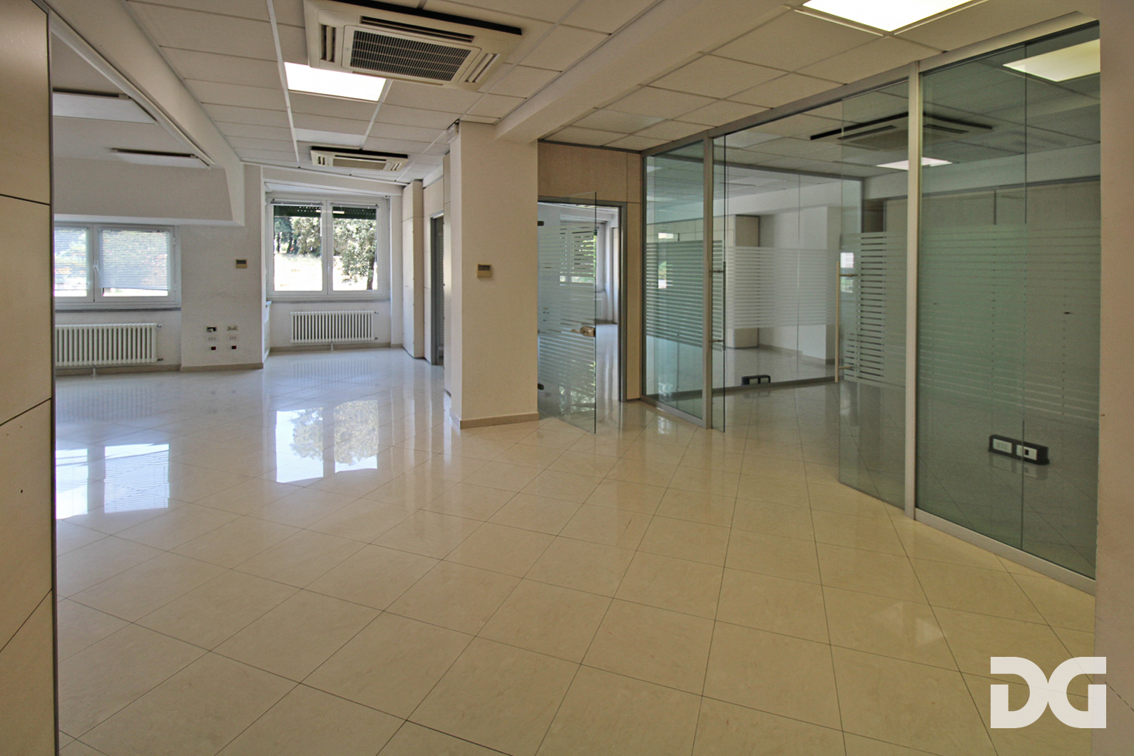 Immobiliare Del Guasta CENTRO – VIA PAMMATONE UFFICIO LUMINOSI MQ.120