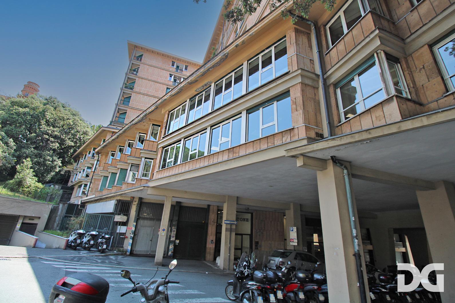 Immobiliare Del Guasta CENTRO – VIA PAMMATONE UFFICIO LUMINOSI MQ.120