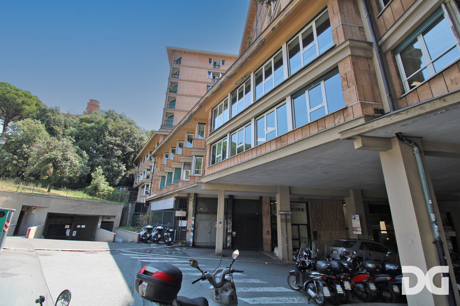 Immobiliare Del Guasta CENTRO – VIA PAMMATONE UFFICIO LUMINOSI MQ.120