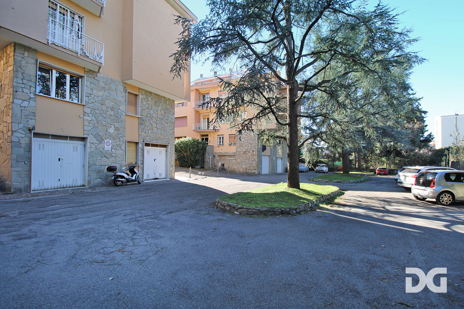 Immobiliare Del Guasta ALBARO – VIA SAN NAZARO PERFETTI ED ARREDATI MQ. 98 IN CONTESTO PRIVATO 