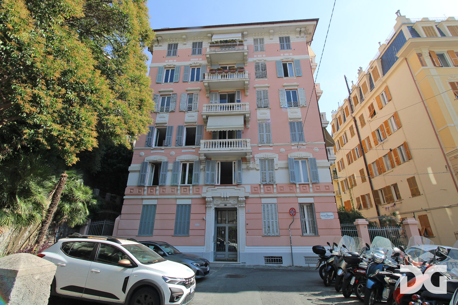 Immobiliare Del Guasta CENTRO – AD. VIA PESCHIERA ORDINATI MQ. 168 CON TERRAZZO AL PIANO