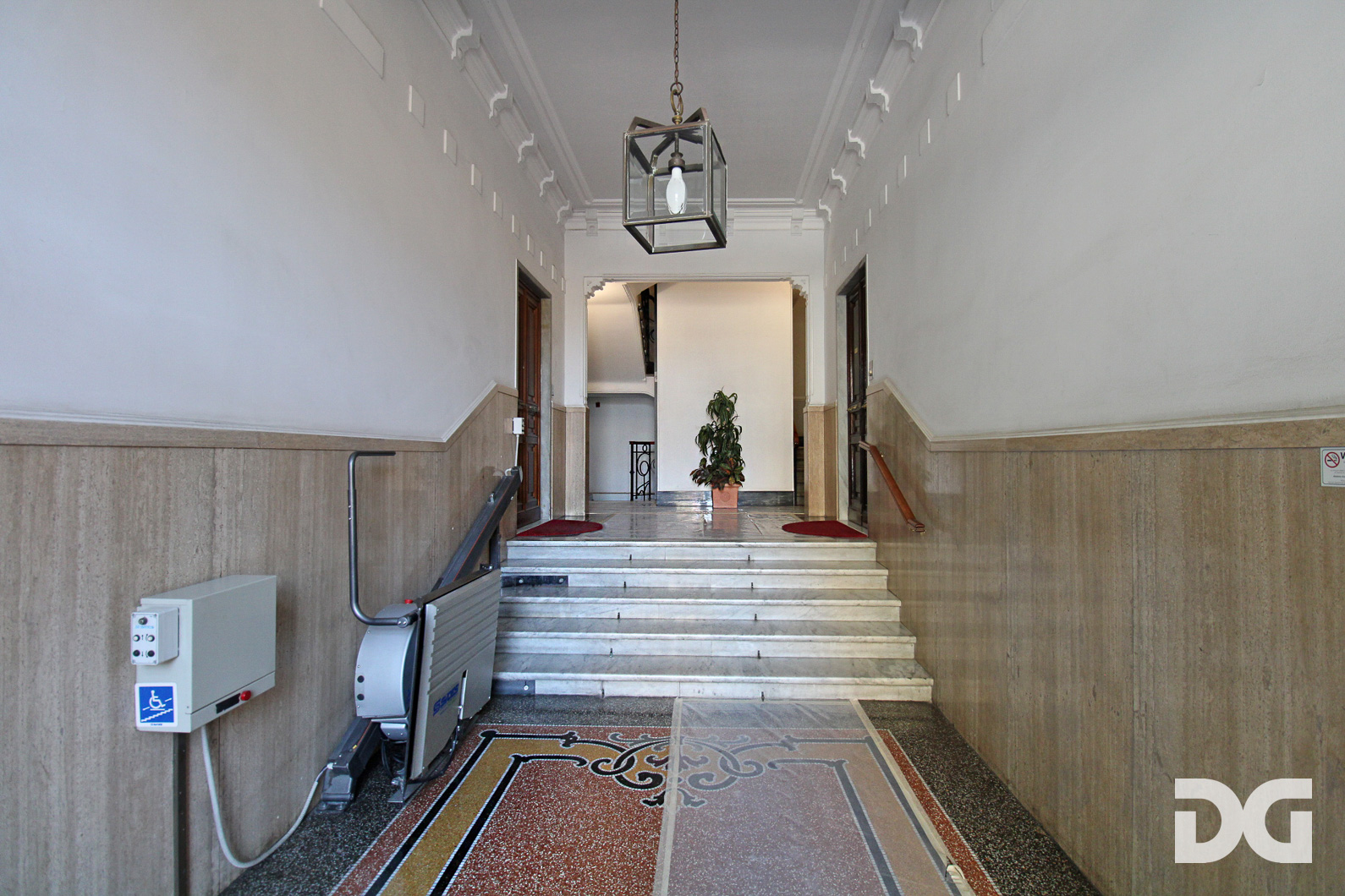 Immobiliare Del Guasta CENTRO – AD. VIA PESCHIERA ORDINATI MQ. 168 CON TERRAZZO AL PIANO