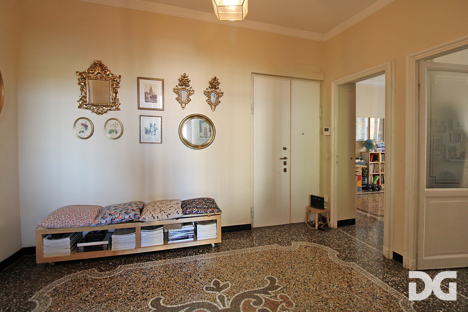 Immobiliare Del Guasta CENTRO – AD. VIA PESCHIERA ORDINATI MQ. 168 CON TERRAZZO AL PIANO