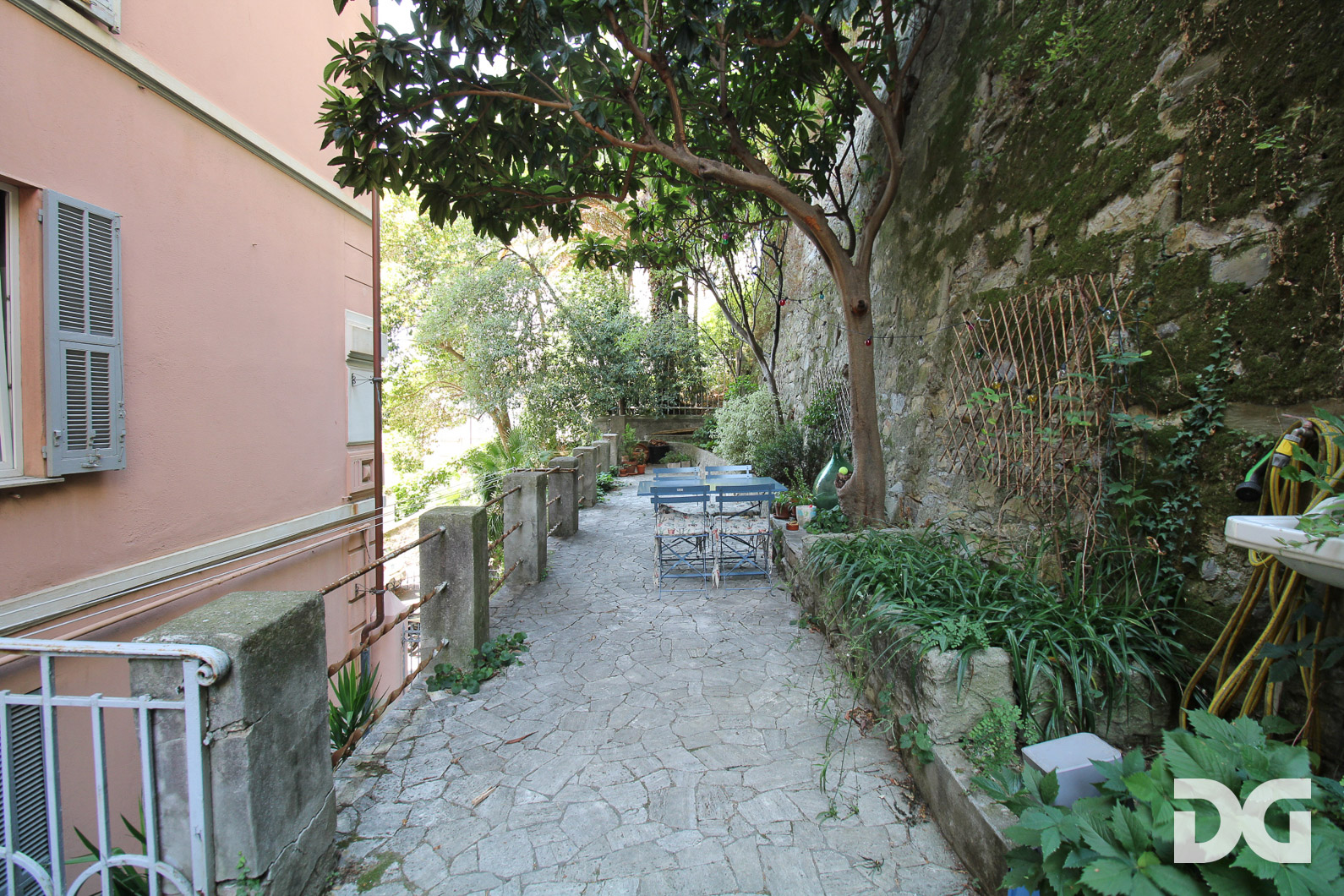 Immobiliare Del Guasta CENTRO – AD. VIA PESCHIERA ORDINATI MQ. 168 CON TERRAZZO AL PIANO