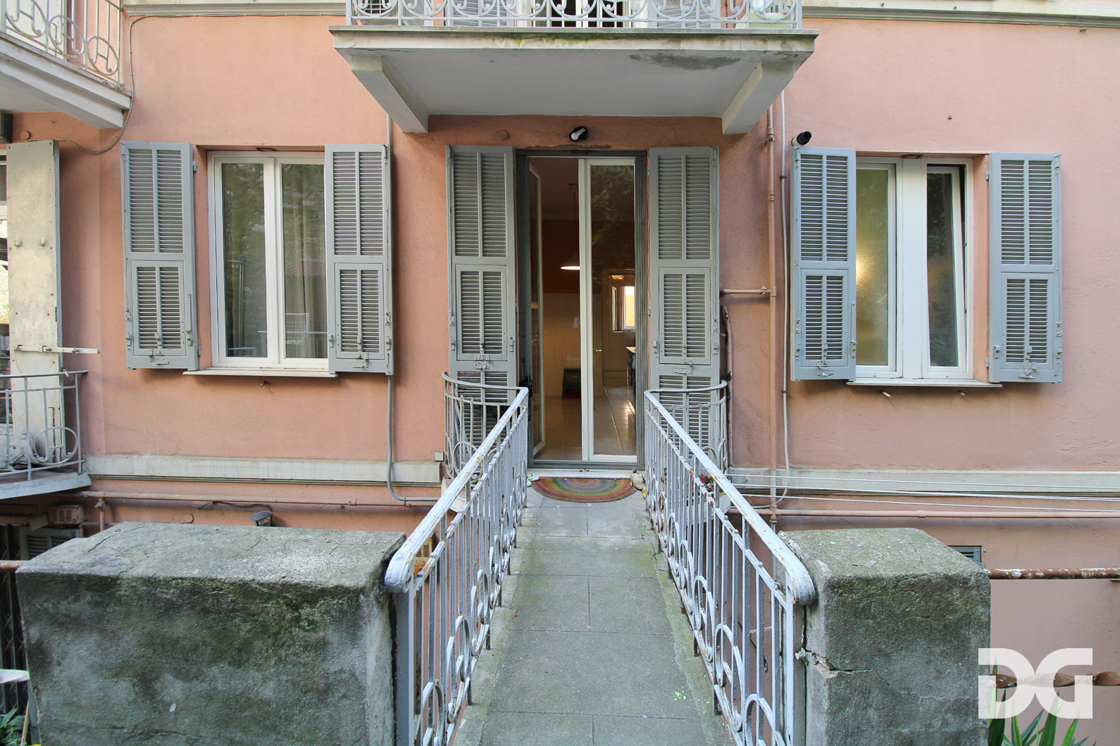 Immobiliare Del Guasta CENTRO – AD. VIA PESCHIERA ORDINATI MQ. 168 CON TERRAZZO AL PIANO