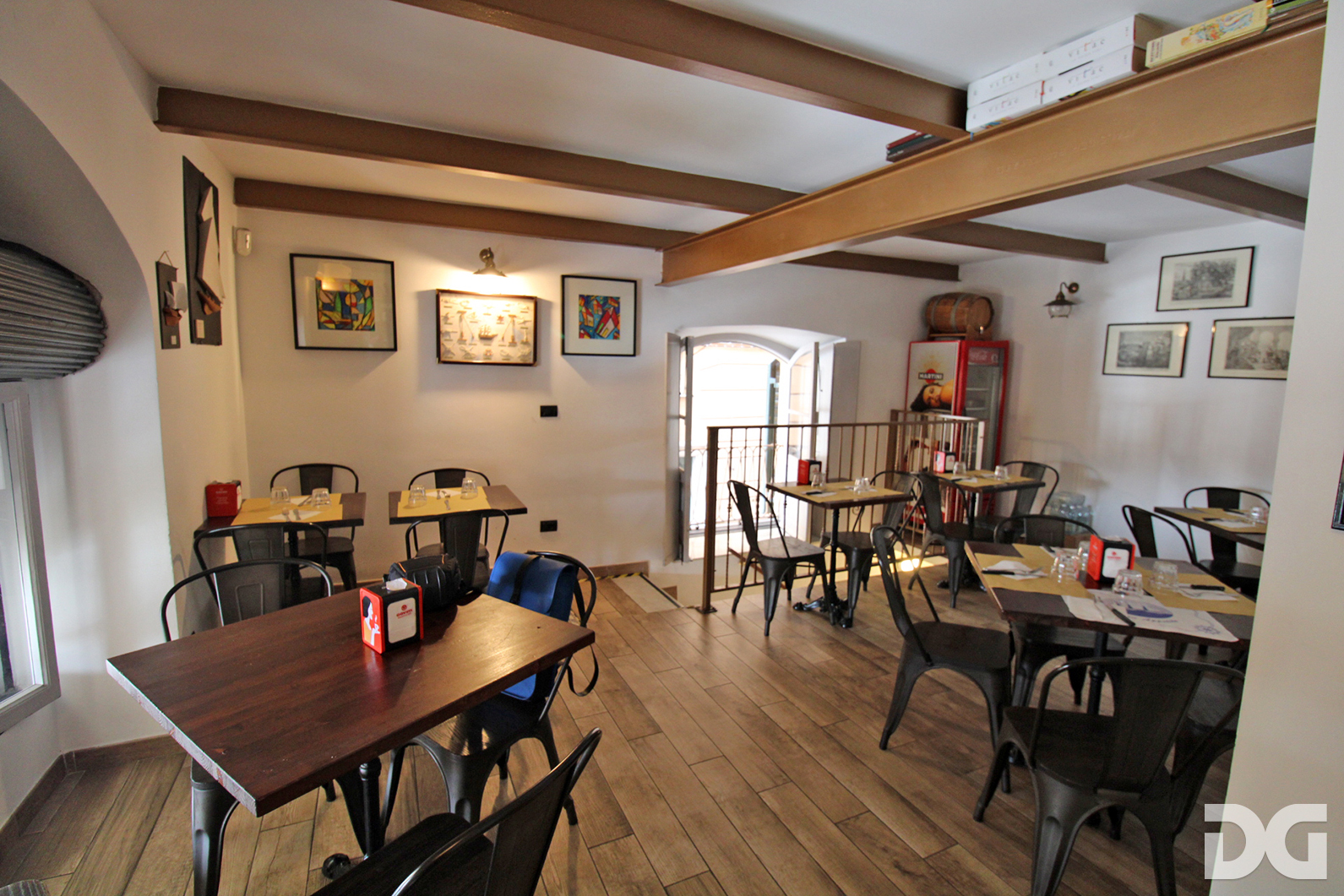 Immobiliare Del Guasta CARICAMENTO – TURATI – ATTIVITA’ BAR/TAVOLA CALDA 