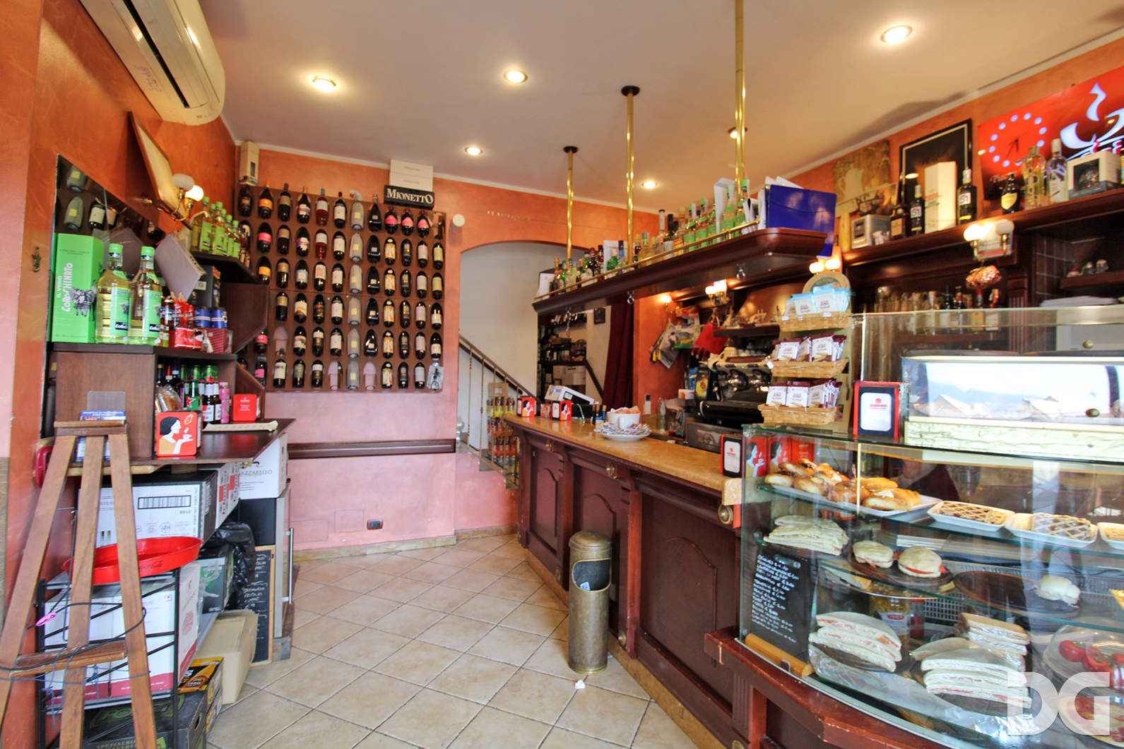Immobiliare Del Guasta CARICAMENTO – TURATI – ATTIVITA’ BAR/TAVOLA CALDA 