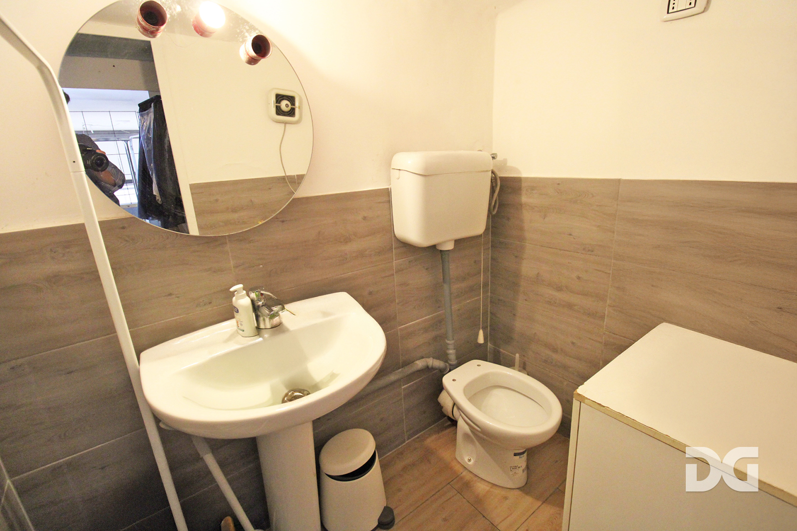 Immobiliare Del Guasta VIA FIASELLA – NEGOZIO LOCATO MQ. 24 