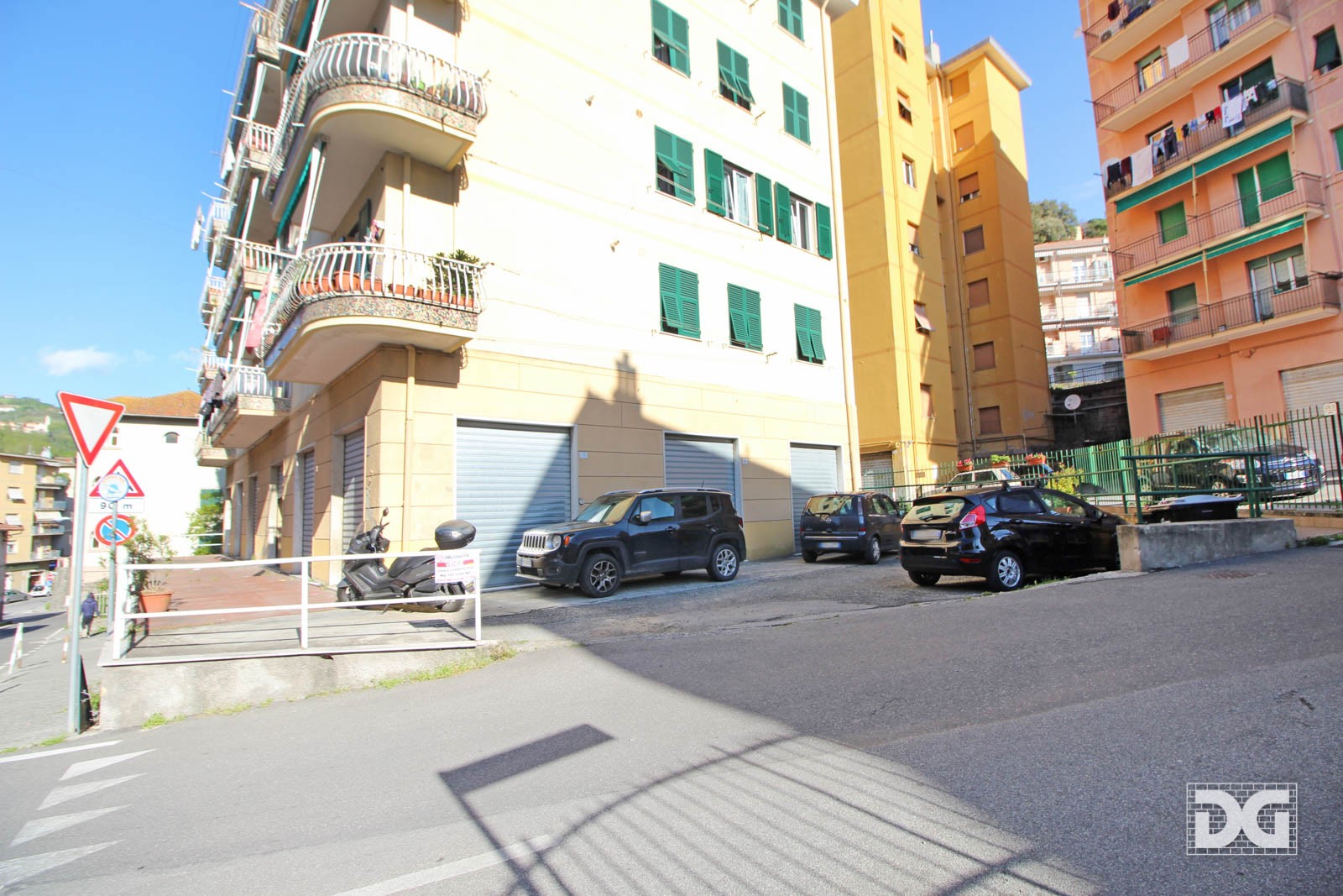 Immobiliare Del Guasta CAMPOMORONE – LOCALE MQ. 300 CARRABILE 