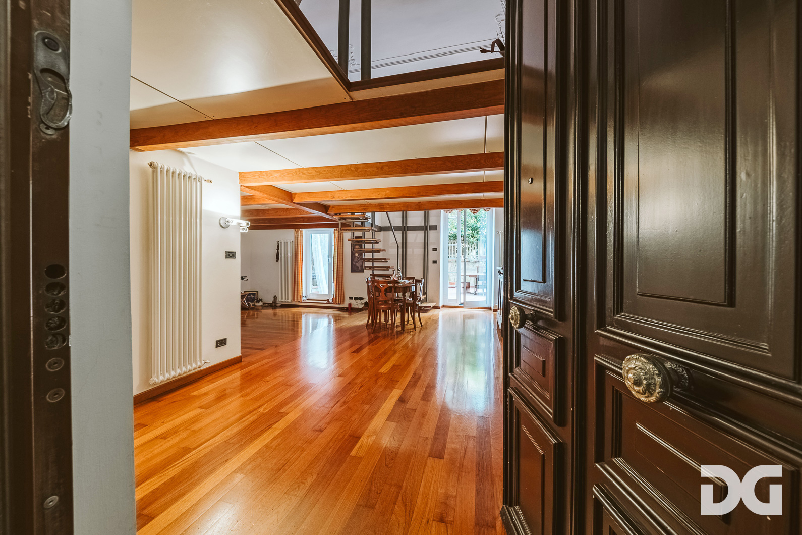 Immobiliare Del Guasta ALBARO – VIA MONTE ZOVETTO RISTRUTTURATI MQ.143 CON TERRAZZO 