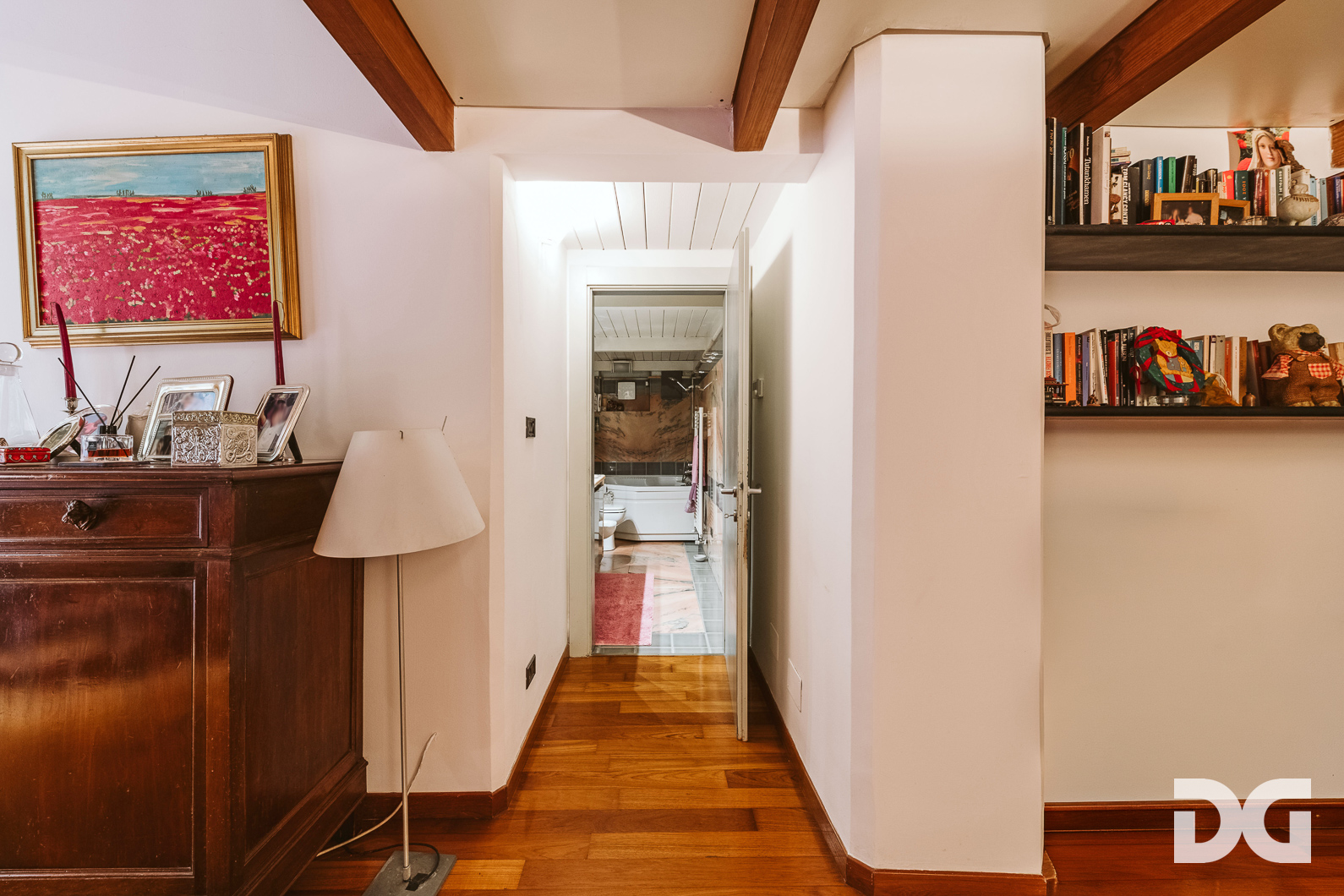 Immobiliare Del Guasta ALBARO – VIA MONTE ZOVETTO RISTRUTTURATI MQ.143 CON TERRAZZO 