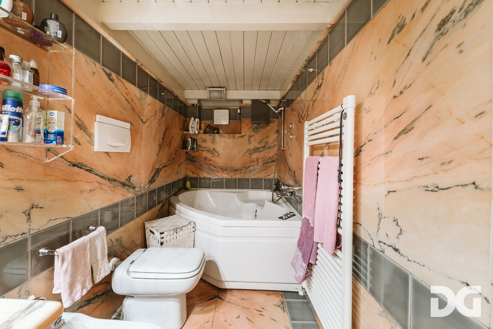 Immobiliare Del Guasta ALBARO – VIA MONTE ZOVETTO RISTRUTTURATI MQ.143 CON TERRAZZO 