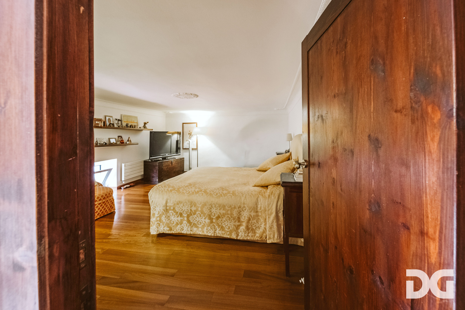 Immobiliare Del Guasta ALBARO – VIA MONTE ZOVETTO RISTRUTTURATI MQ.143 CON TERRAZZO 