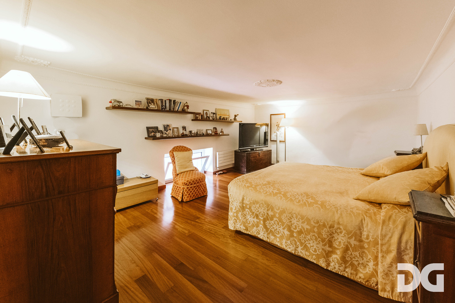 Immobiliare Del Guasta ALBARO – VIA MONTE ZOVETTO RISTRUTTURATI MQ.143 CON TERRAZZO 