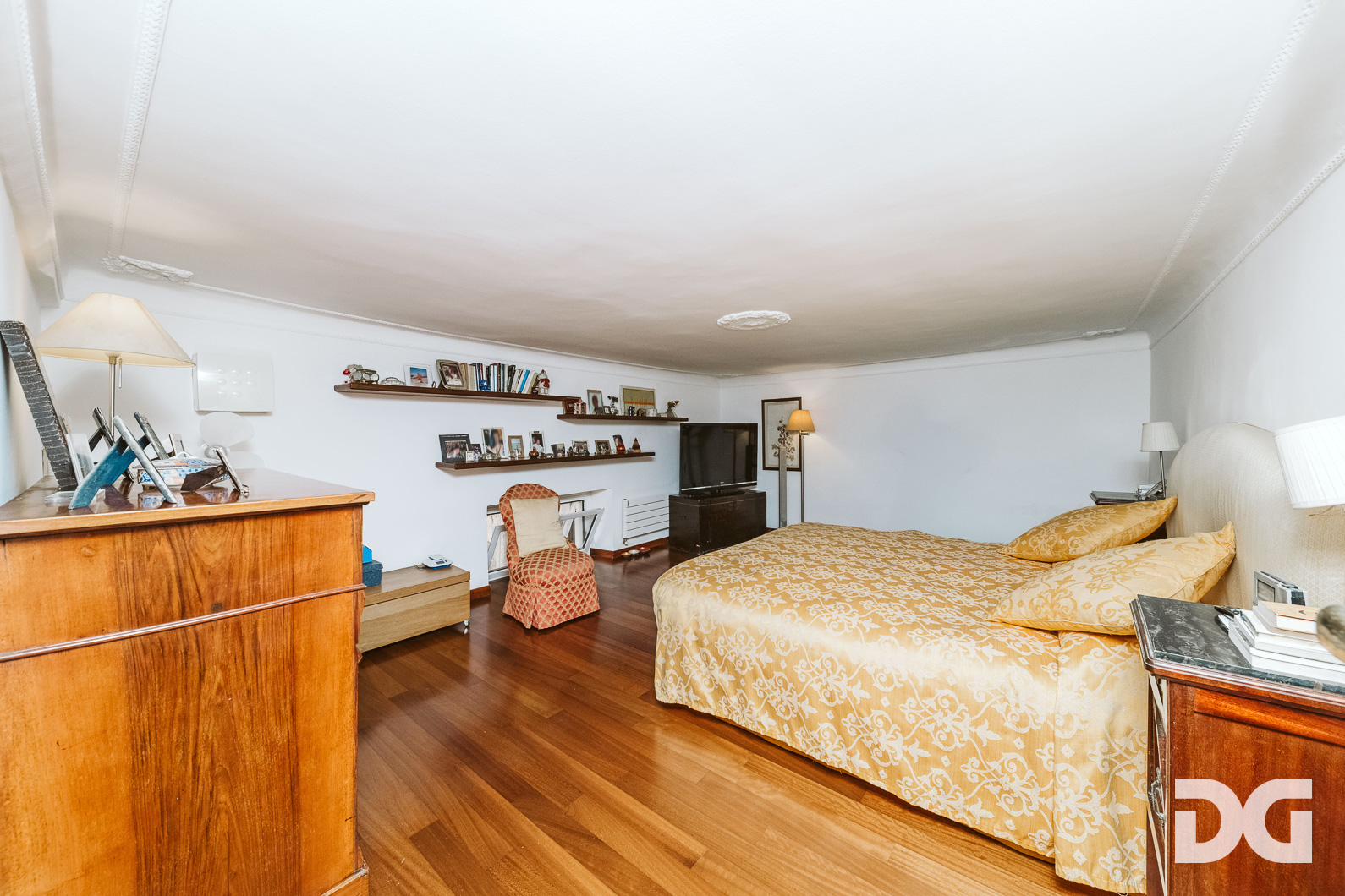 Immobiliare Del Guasta ALBARO – VIA MONTE ZOVETTO RISTRUTTURATI MQ.143 CON TERRAZZO 