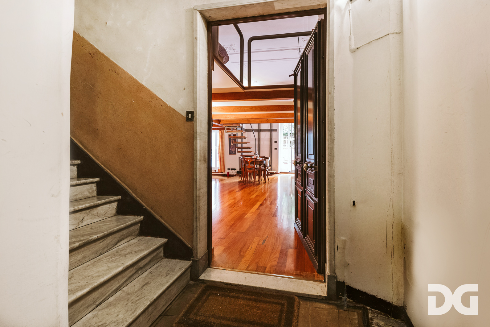 Immobiliare Del Guasta ALBARO – VIA MONTE ZOVETTO RISTRUTTURATI MQ.143 CON TERRAZZO 