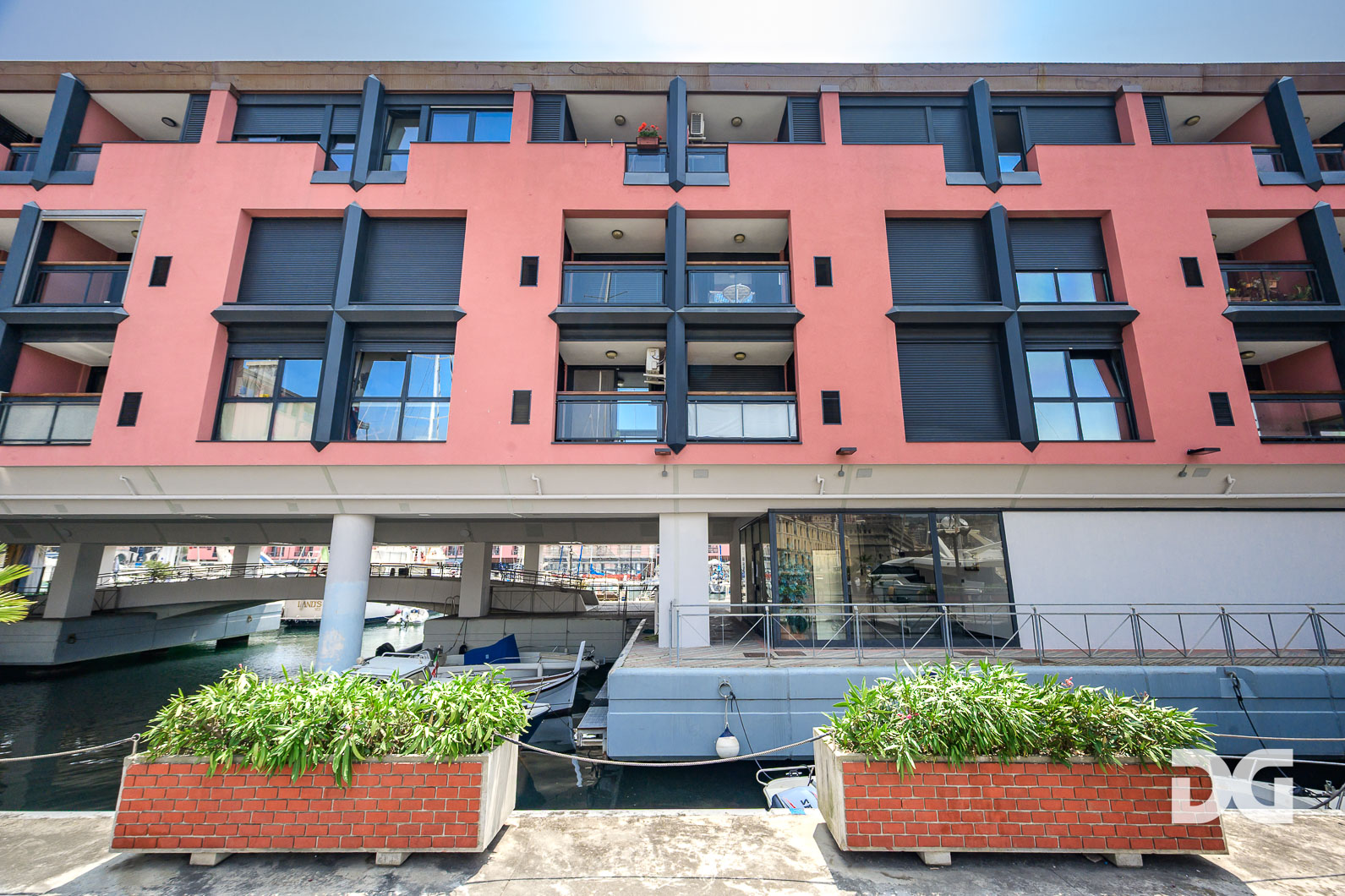 Immobiliare Del Guasta MARINA PORTO ANTICO – PERFETTI MQ. 56 CON POSTO AUTO 