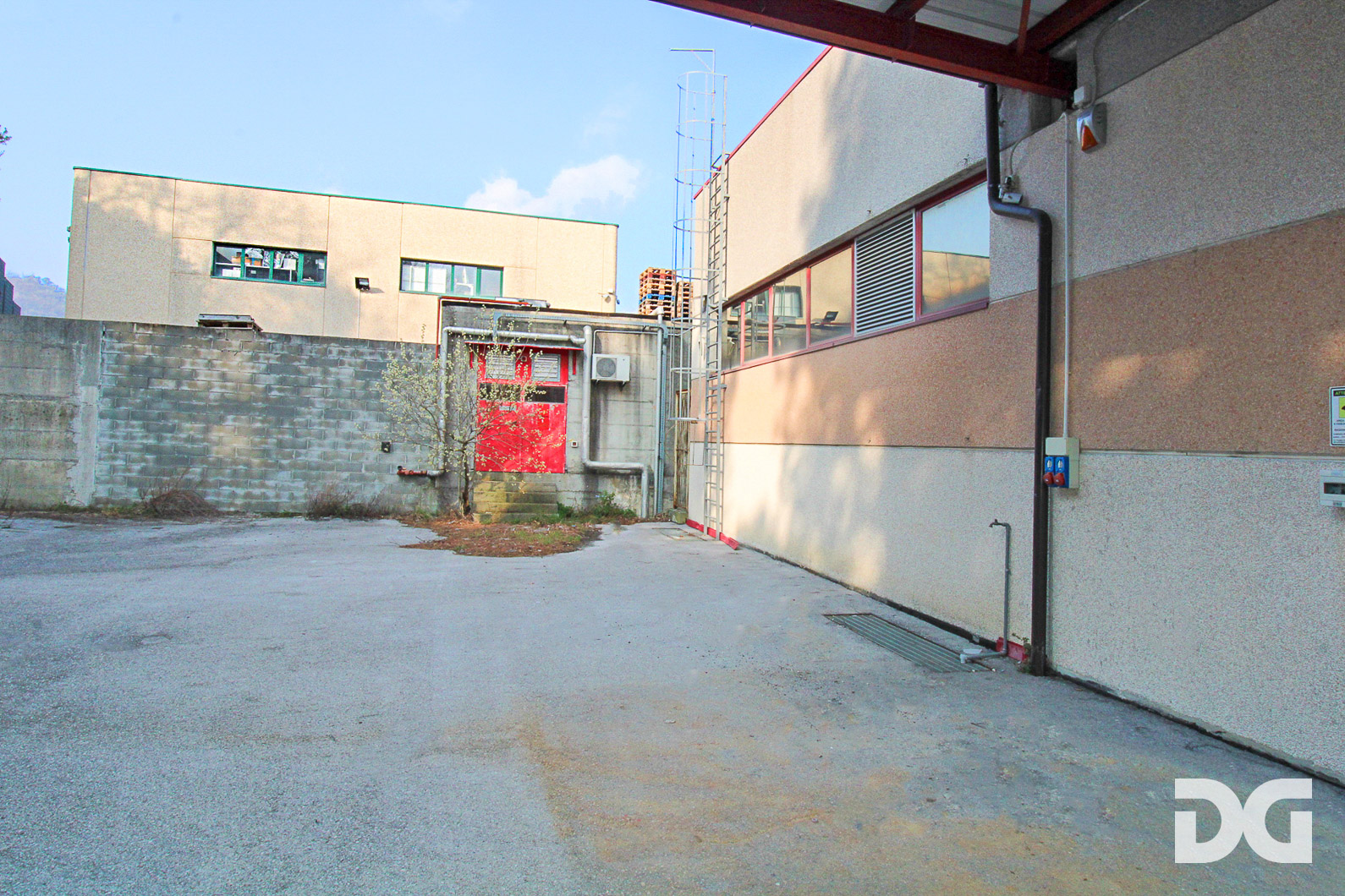 Immobiliare Del Guasta ARENZANO – CAPANNONE MQ. 6800 