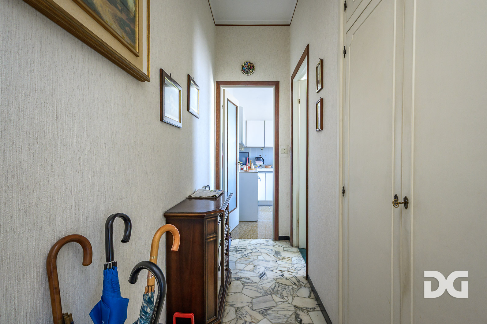 Immobiliare Del Guasta MANIN - VIA BURLANDO – MQ. 56 CON BALCONE E BOX 