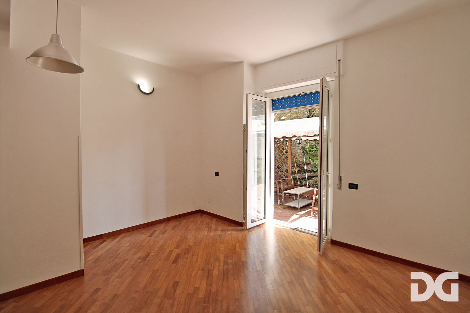 Immobiliare Del Guasta CASTELLETTO – VIA OGERIO PANE ORDINATI MQ. 65 CON TERRAZZI E POSTO AUTO 