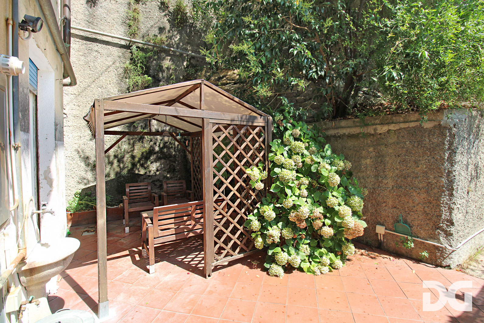 Immobiliare Del Guasta CASTELLETTO – VIA OGERIO PANE ORDINATI MQ. 65 CON TERRAZZI E POSTO AUTO 
