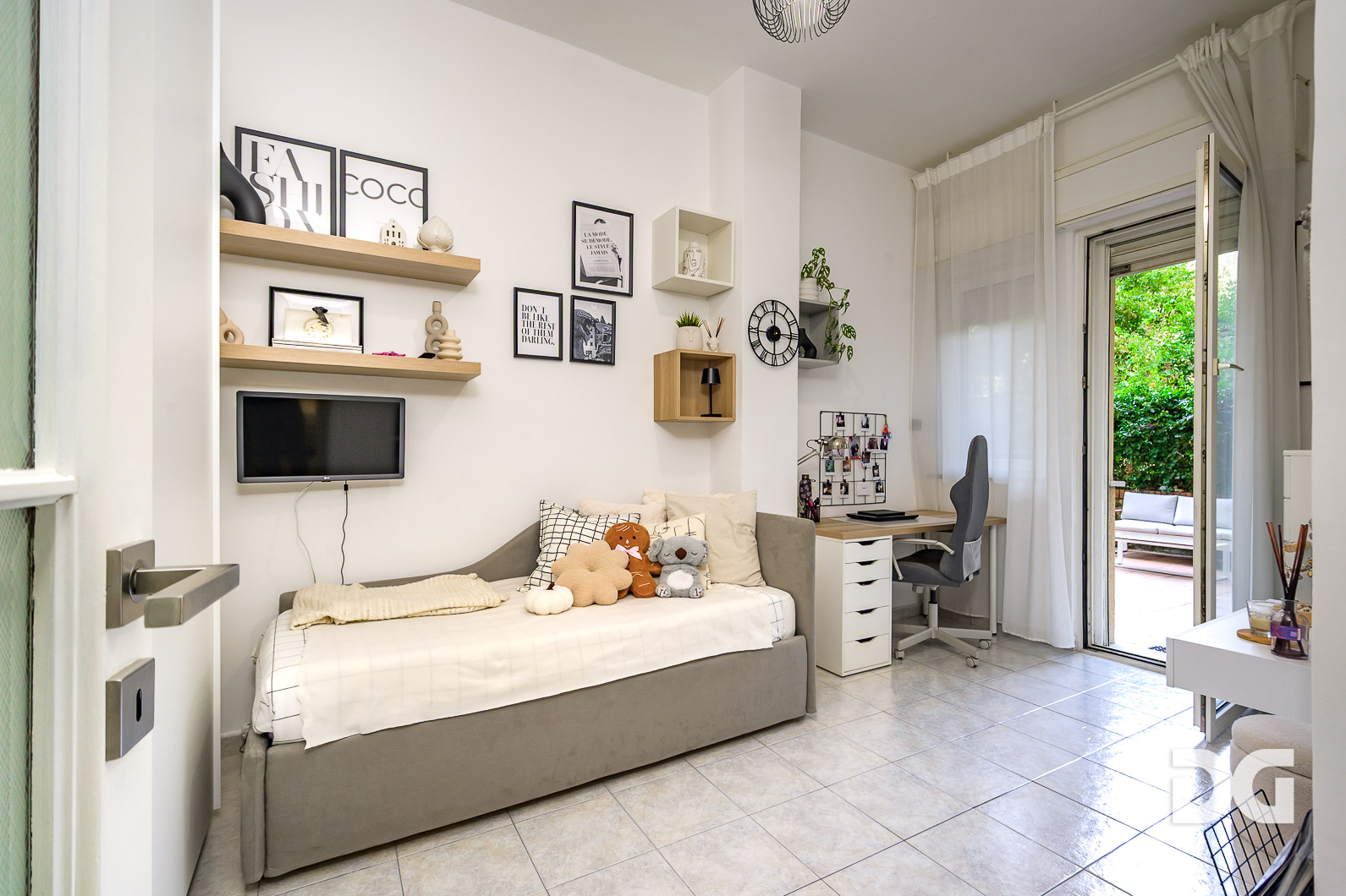 Immobiliare Del Guasta OREGINA – VESUVIO – RISTRUTTURATI MQ. 96 CON TERRAZZO 