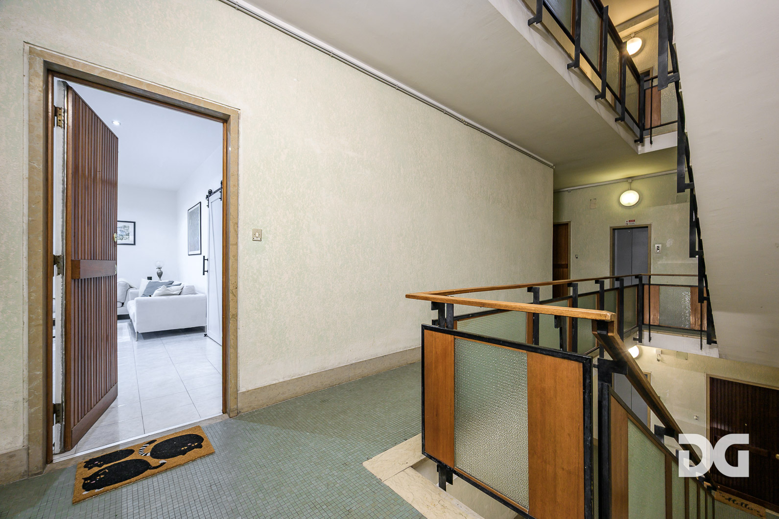 Immobiliare Del Guasta OREGINA – VESUVIO – RISTRUTTURATI MQ. 96 CON TERRAZZO 
