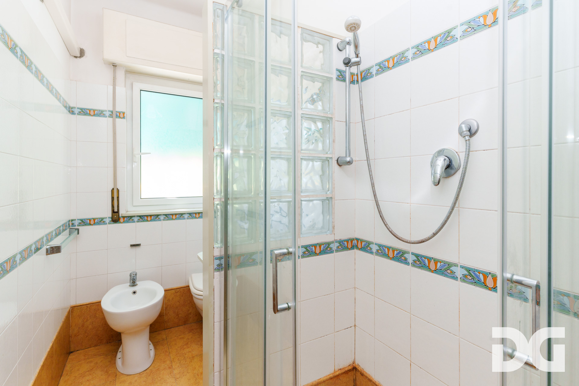 Immobiliare Del Guasta RECCO – PIAZZA MATTEOTTI MQ.134 CON BALCONATA 